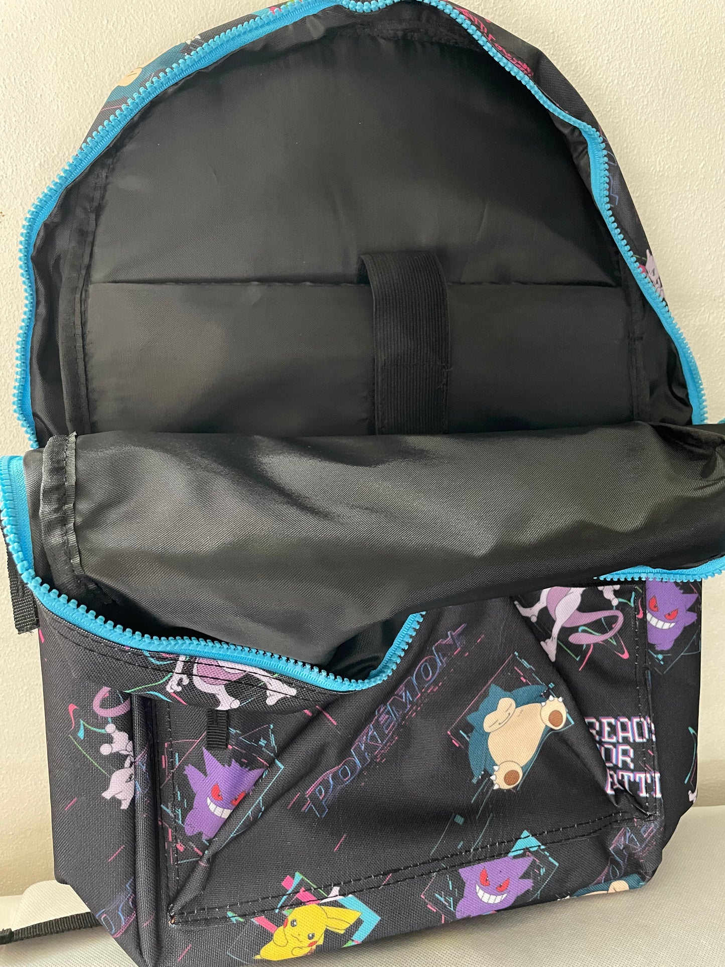 Pokémon-rygsæk med dynamisk design, ideel til samlere, fans og eventyrlystne.