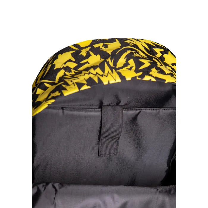 En gul og sort Pokémon-rygsæk med et Pikachu-design, ideel til samlere og fans.