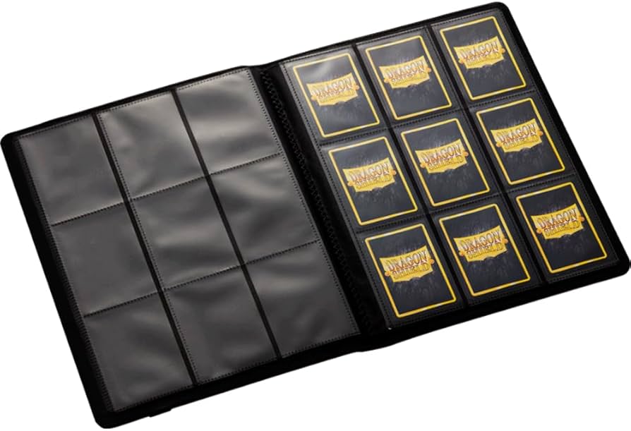 Dragon Shield mappe – stilfuld og holdbar opbevaring til dine kort! Rummer 360 kort med sideloading-lommer og elastik strap.